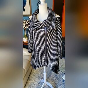 Black & White Sweatercoat, M